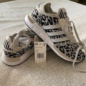 Addidas swift run cheetah print